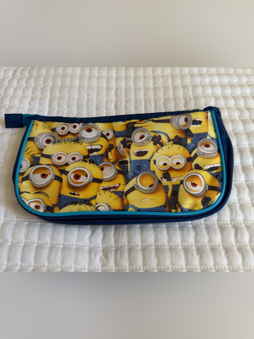 Despicable Me Minions zipper pouch / cosmetic or pencil case - Picture 2 of 4